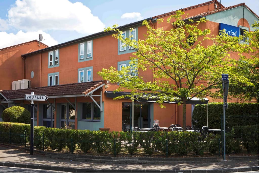 Kyriad Lyon Sud Saint Genis Laval - Photo 1