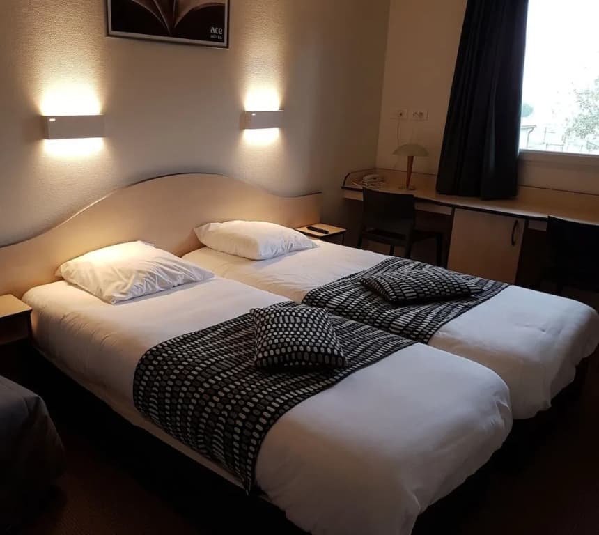Ace Hôtel Vendée Sainte Hermine - Photo 2