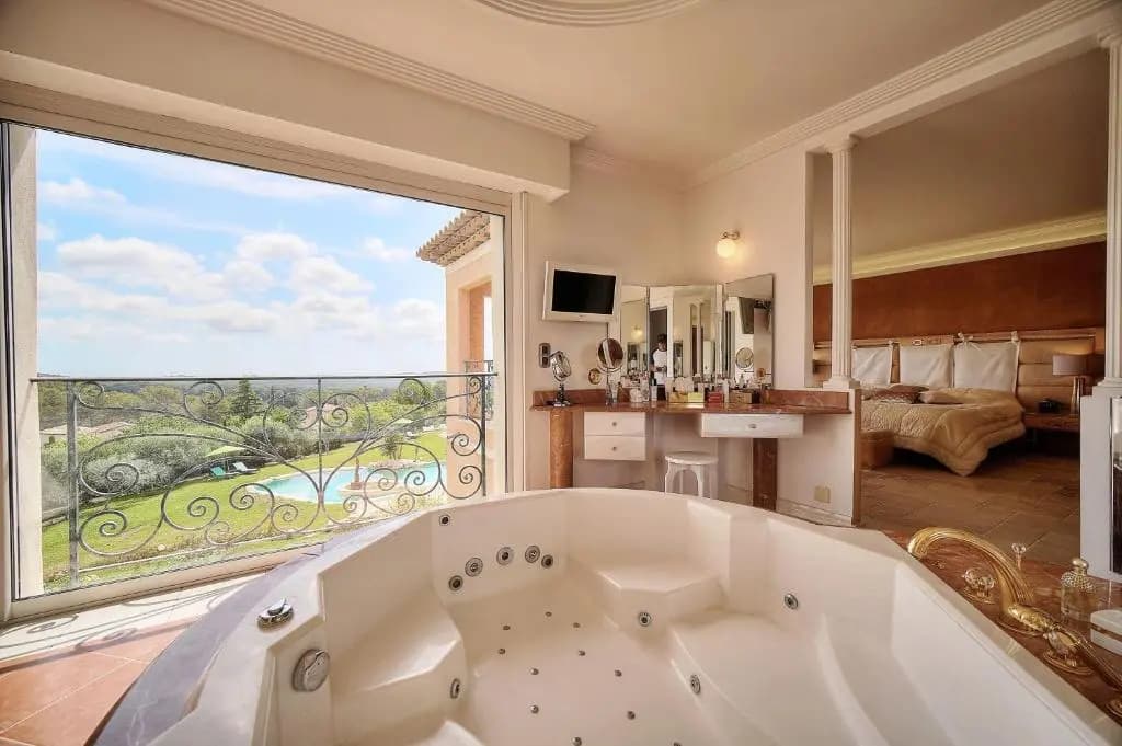 Suites de Prestige JACUZZI SAUNA HAMMAM PISCINE Mougins Cannes Grasse - Photo 3