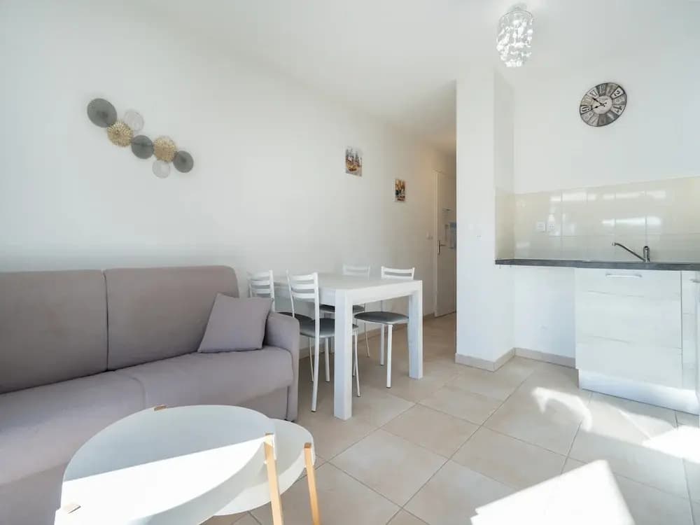 Peaceful Villa in Serignan - Photo 5
