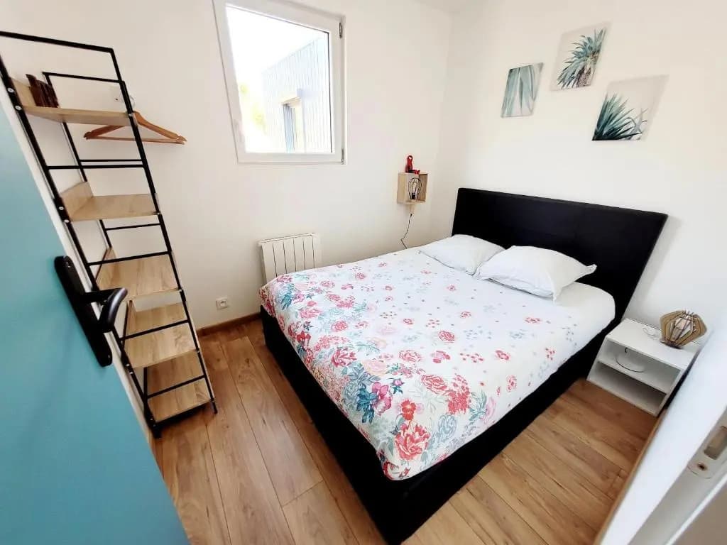 Chalet de 2 chambres avec jacuzzi jardin amenage et wifi a Saint Jean de Monts a 2 km de la plage - Photo 2
