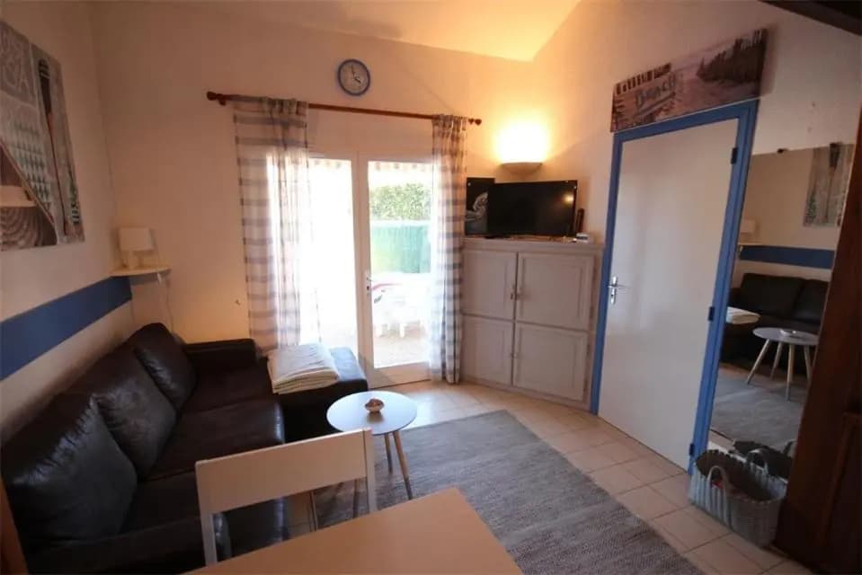 Belle villa climatisée 4 couchages a 100 m de la plage 1 chambre 1 mezzanine terrasse parking dans résidence sécurisée LRV...
