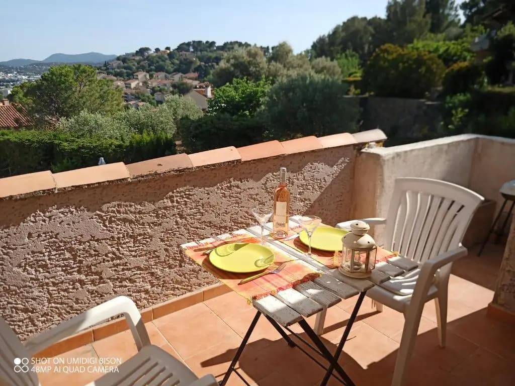 Haut de villa en duplex T2 avec terrasse vue rade - Photo 3