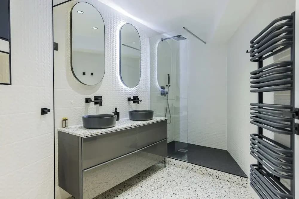 Lovely Apartment - 3br/6p - Canal St Martin - Miniature 8