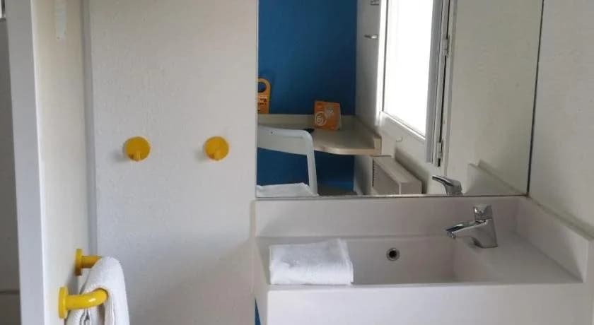 hotelF1 Lyon Isle D'Abeau Ouest St Exupery - Miniature 7