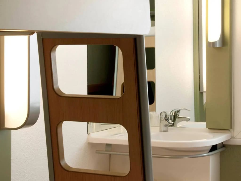 ibis budget Antibes Sophia Antipolis - Miniature 8