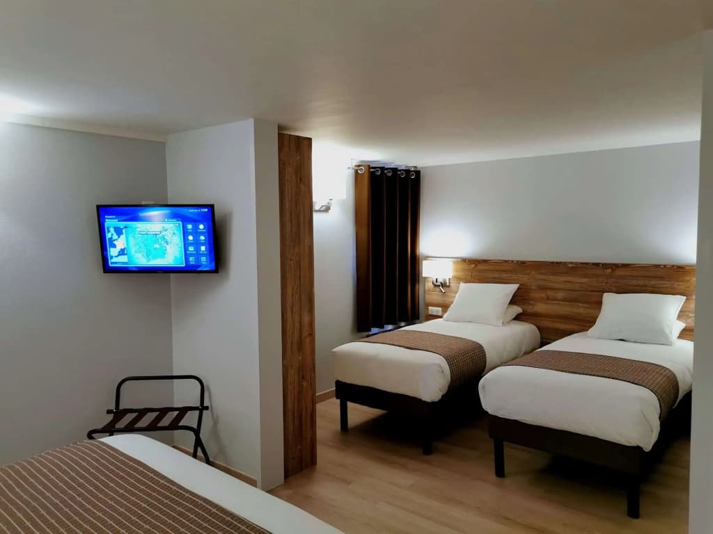 Brit Hotel Confort Pau Lons - Photo 3