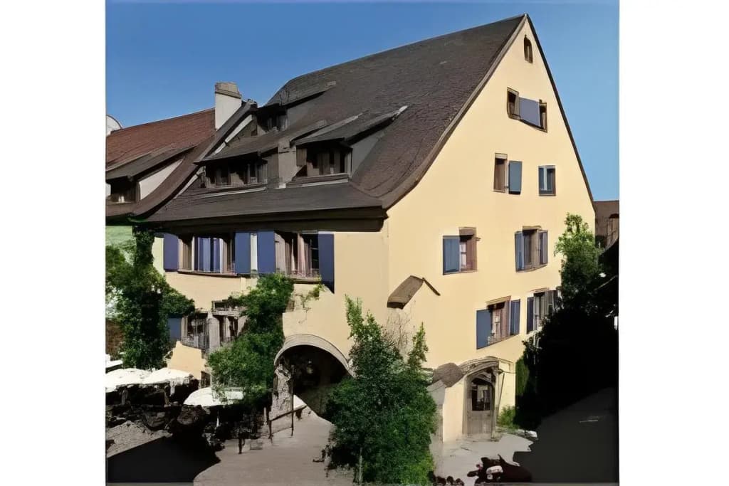 Hotel De La Couronne - Photo 1