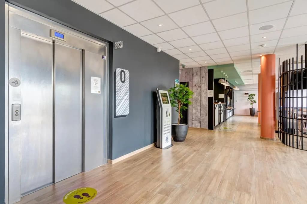 B&B HOTEL Le Port-Marly Saint-Germain-En-Laye - Photo 5