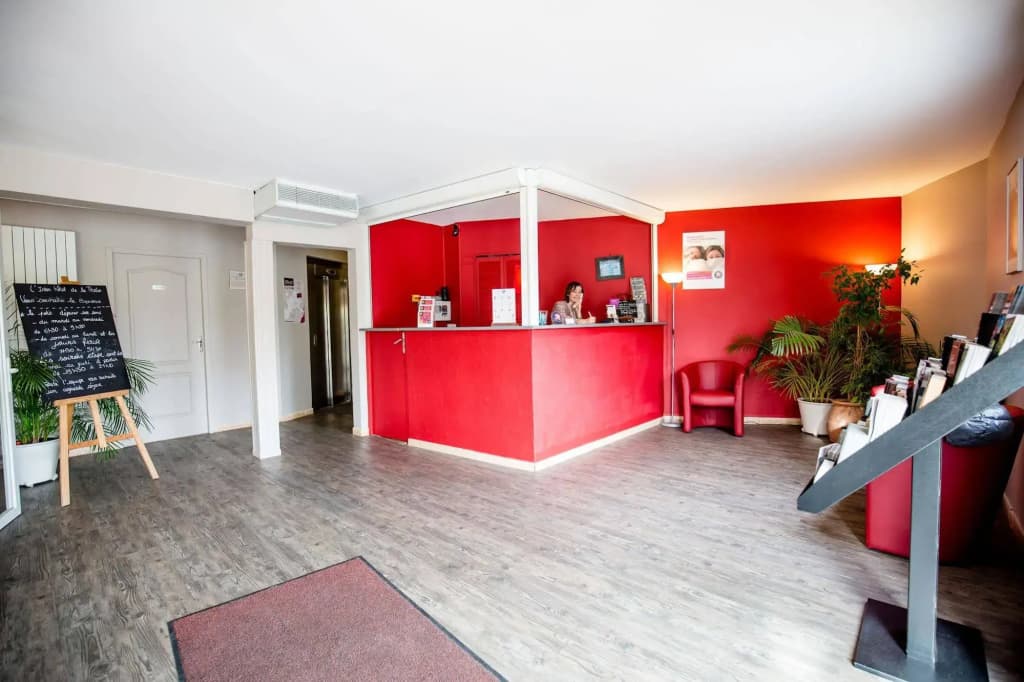 Logis Hotel de la Thalie - Photo 1
