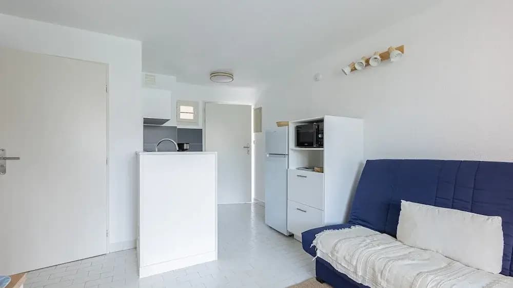 Bright & Breezy Retreat in Agde - Photo 2