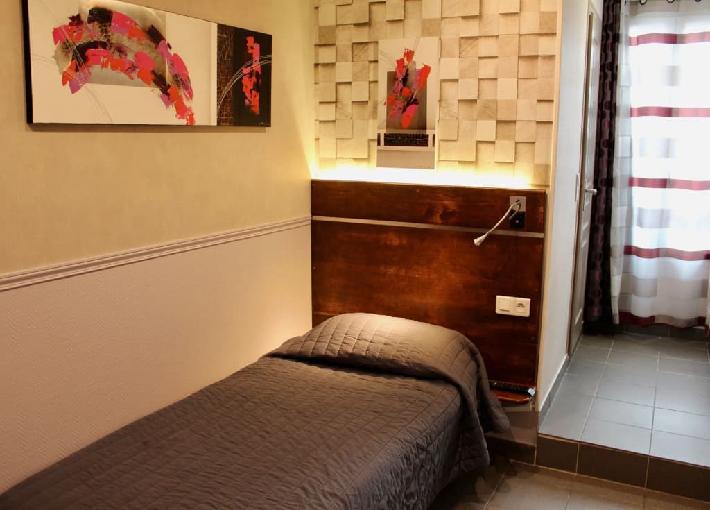 Hôtel des Pyrénées - Photo 3