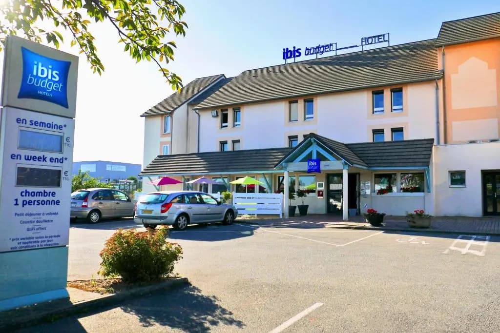 ibis budget Laval - Photo 1