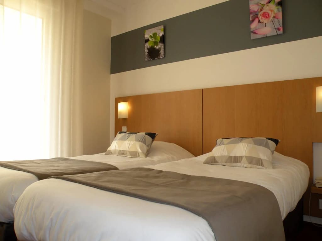 Hôtel L'Espadon - Photo 1