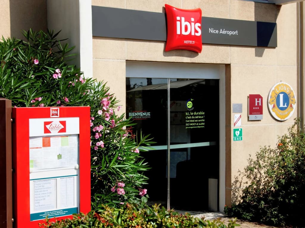 ibis Nice Aéroport Promenade des Anglais - Photo 1