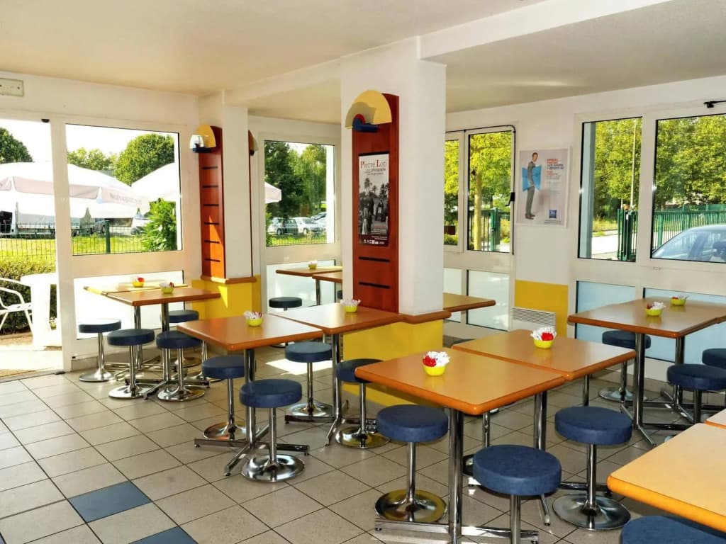 ibis budget Rochefort - Miniature 8