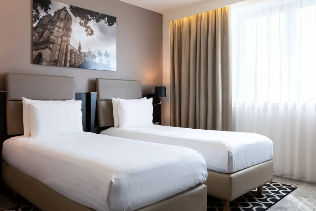 AC Porte Maillot Hotel - Miniature 6