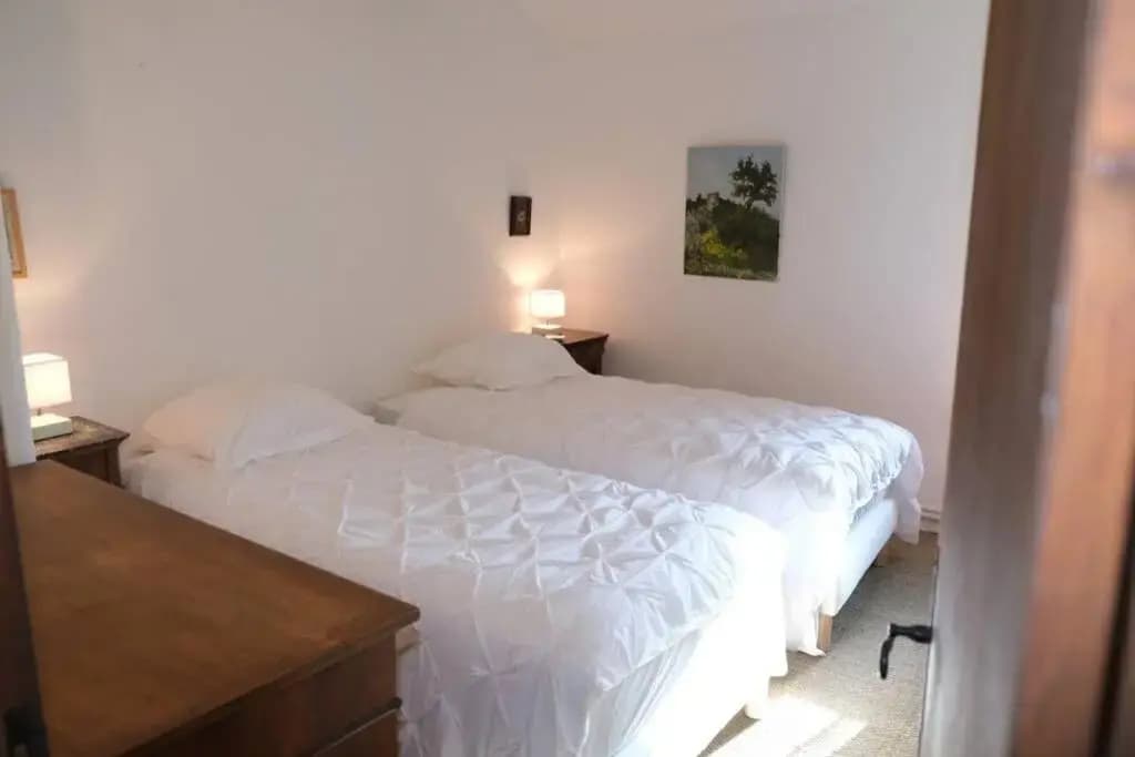 Typical mas provençal with swimming pool in a small hamlet near Mouriès in the Alpilles in Provence- 8 persons LS1-361 OUS...