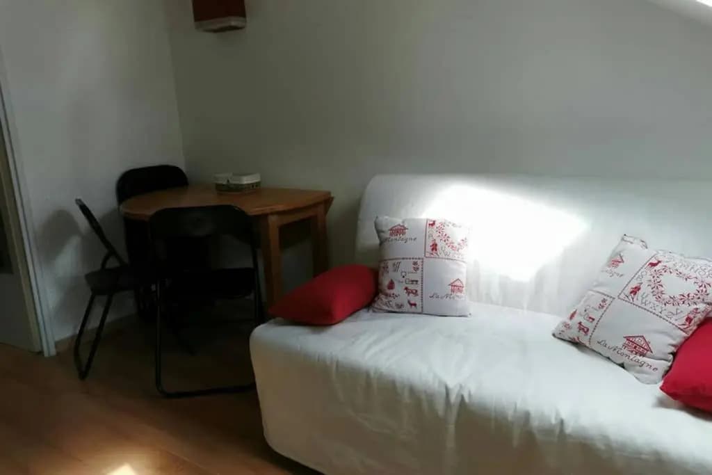 Studio mansardé 18 m2 climatisé avec piscine privée - Photo 3