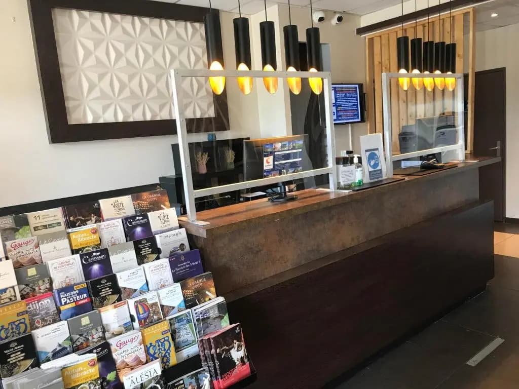 Comfort Hotel Dijon Sud - 21600 LONGVIC - Photo 2