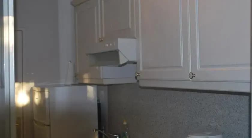 Cannes Republique Two Bedrooms - Miniature 8