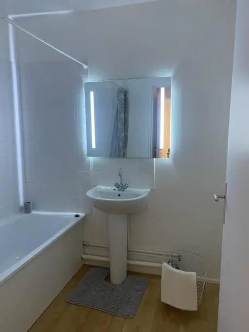Bel Appartement 59m2 terrasse / wifi / netflix - Miniature 7