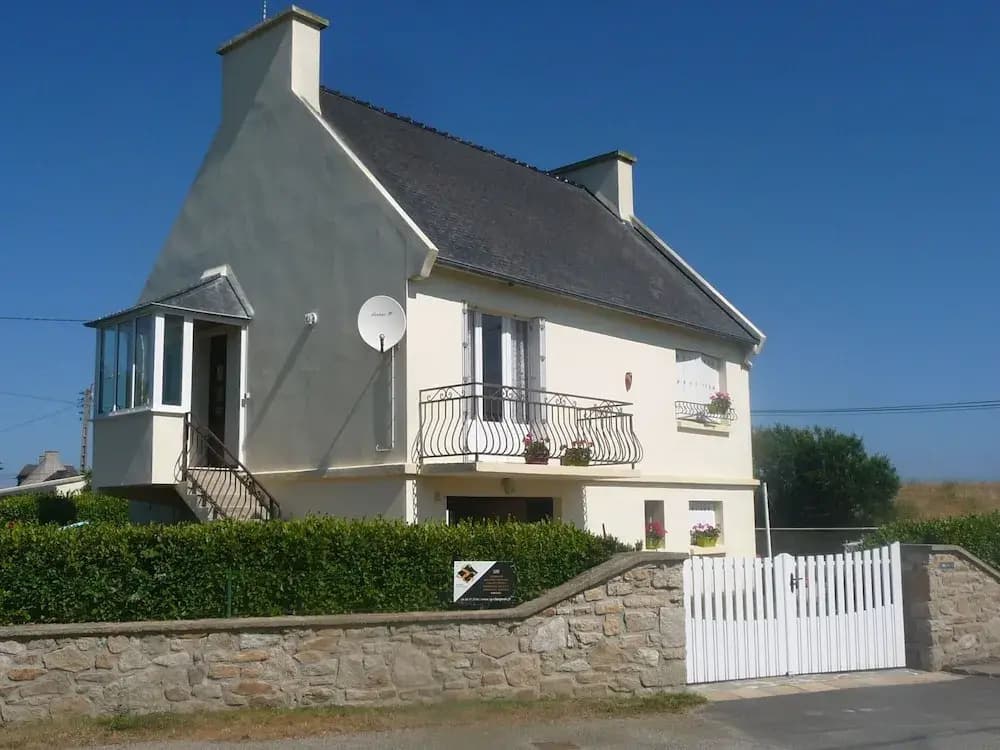 House in Treompan Near Sandy Beach - Photo 1