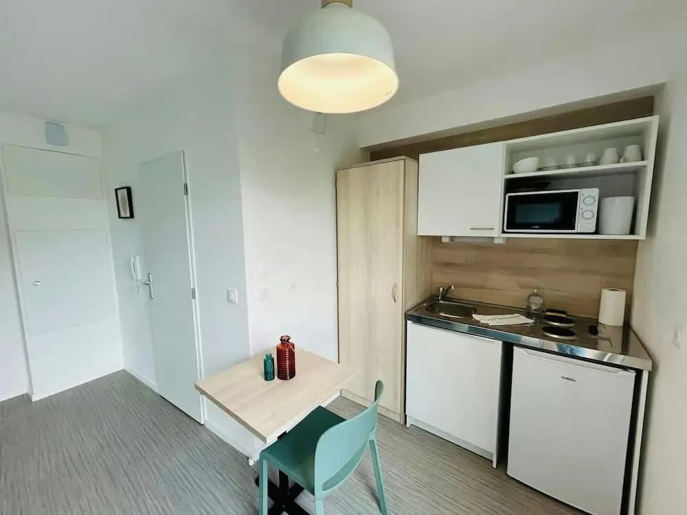 We Live In R - Suite 301 - Photo 5