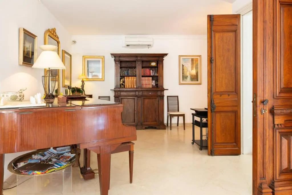 Juan Les Pins Near Cannes Beaches 1820 Guests - Photo 1