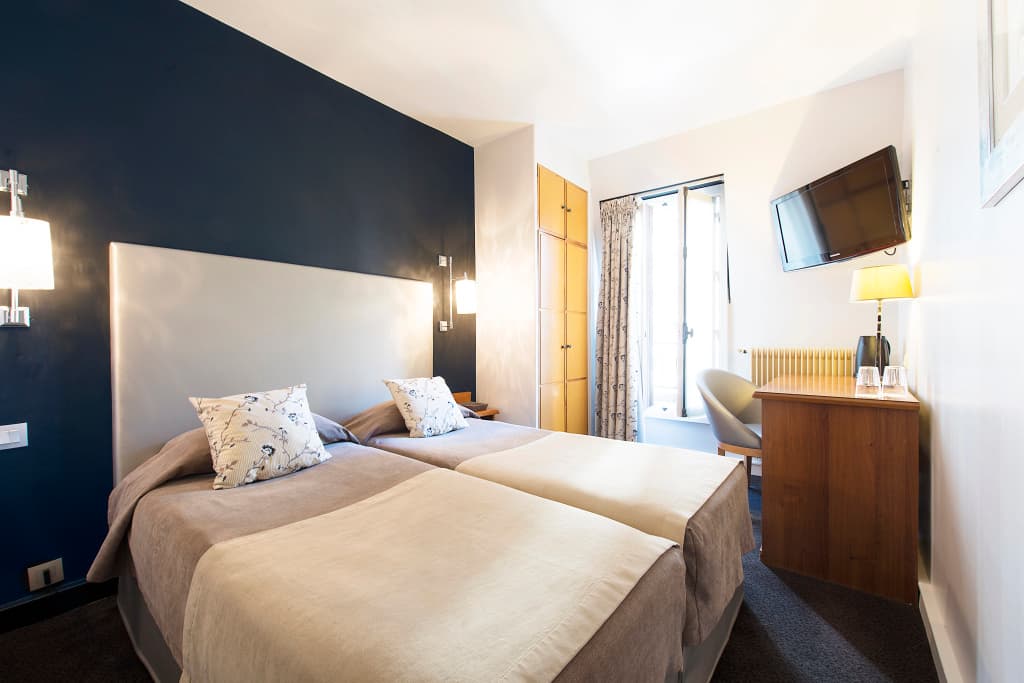 France Eiffel Hotel - Photo 1