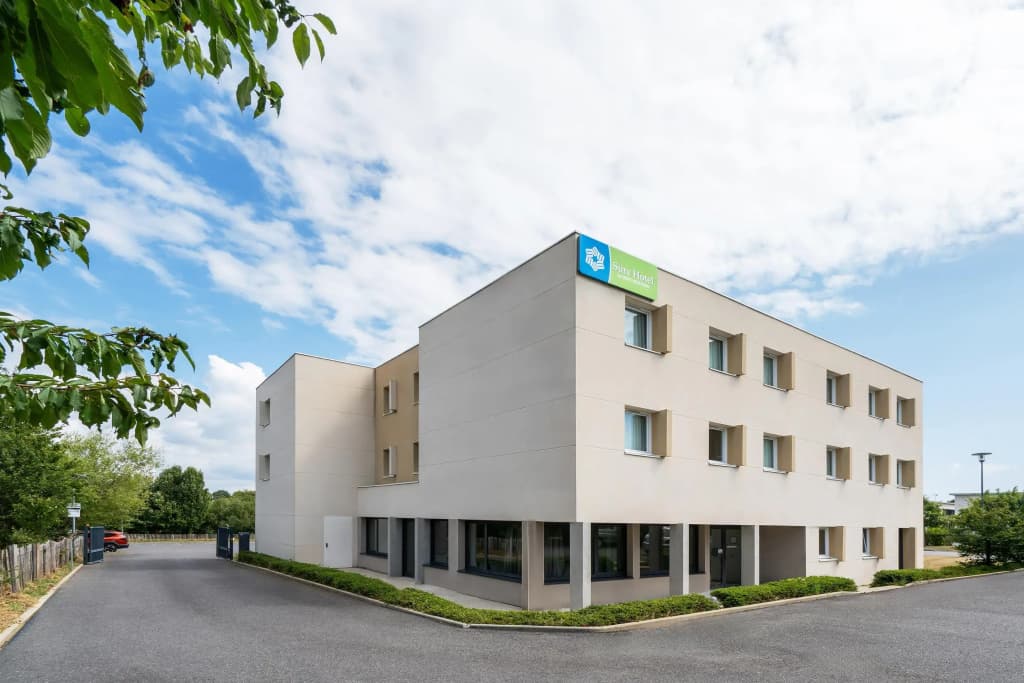 Sure Hotel by Best Western Guerande - Photo 1