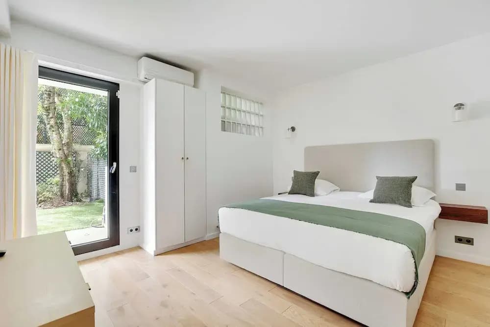 Passy / Eiffel Tower - Amazing 2BR With Garden - Photo 4