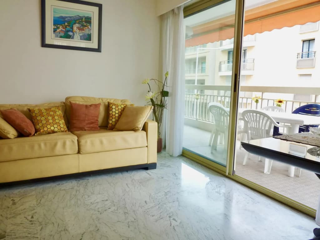 One Bedroom Apartment in the Center of Cannes Next to the Carlton a few Meters From the Croisette - 367 - Miniature 7
