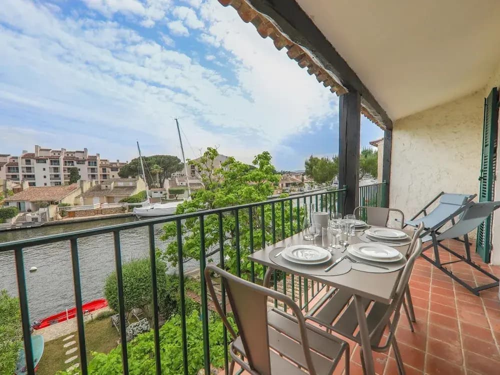 Air-conditioned Apartment Near Beach - Miniature 6
