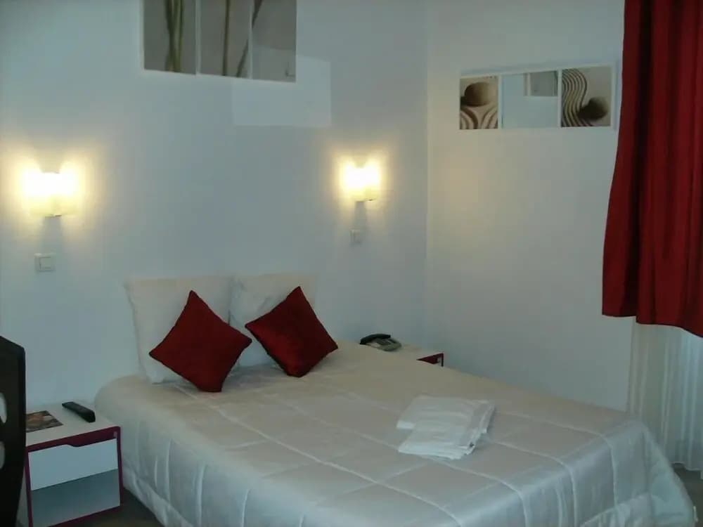 Hotel Pedussaut - Miniature 7
