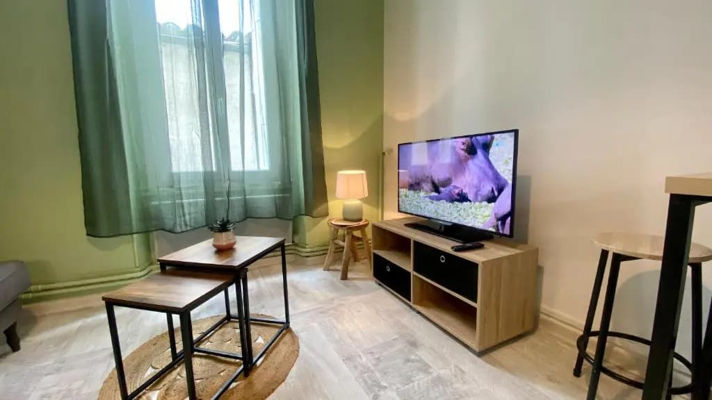 Appartement 30m2 - 400 métres Cité Médiavale - Photo 3