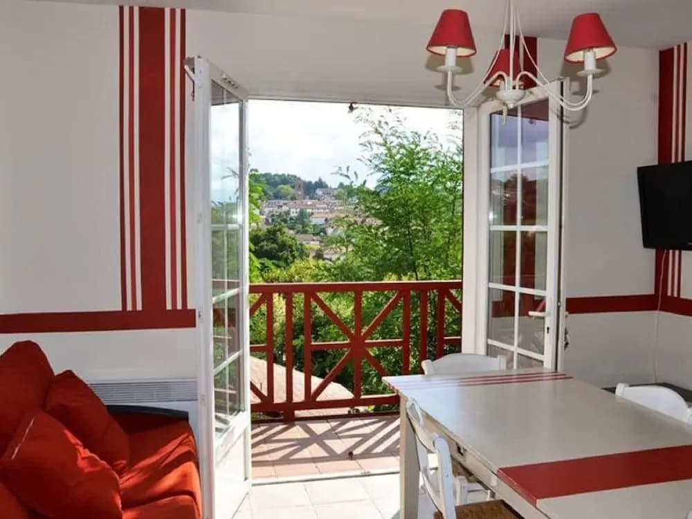 Colorful Apartment in Basque Style in a Green Environment - Photo 5