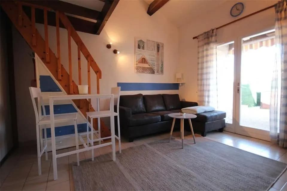 Belle villa climatisée 4 couchages a 100 m de la plage 1 chambre 1 mezzanine terrasse parking dans résidence sécurisée LRV...