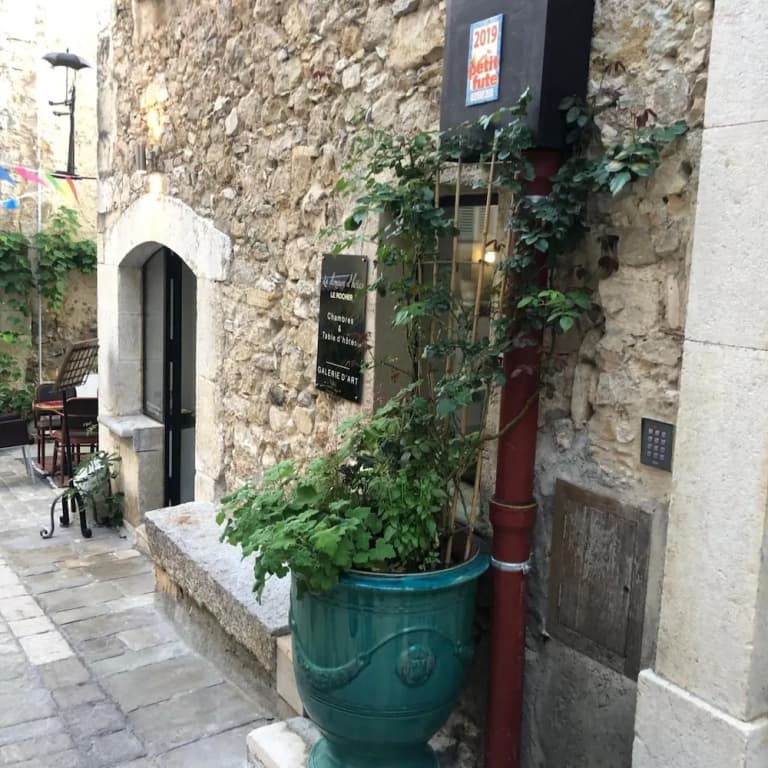Demeure d'Hotes Le Rocher - Photo 1