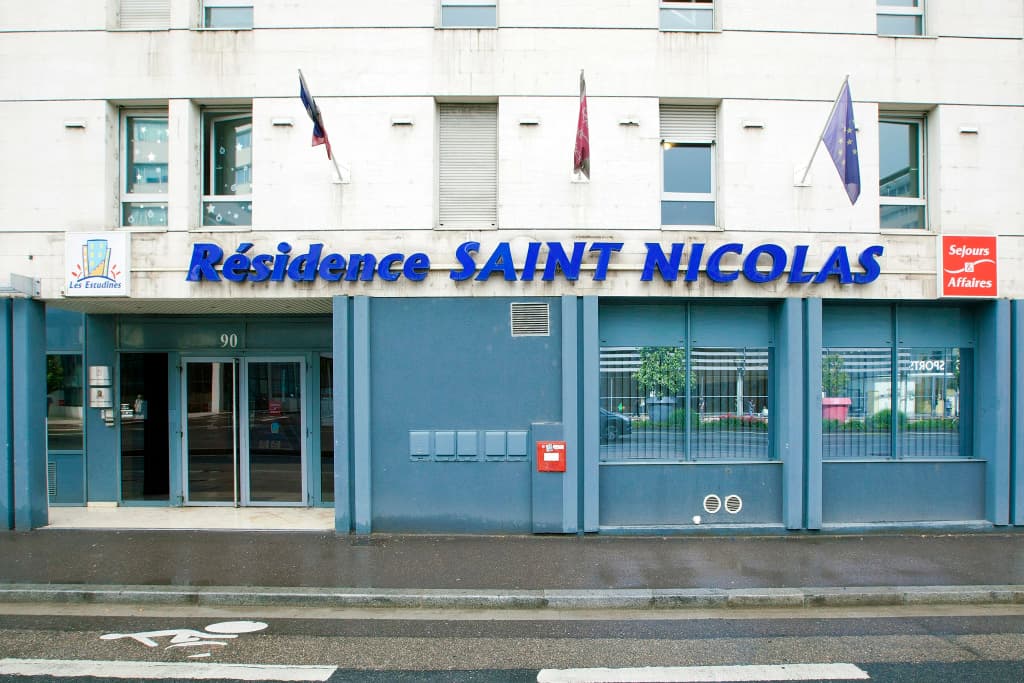 Séjours & Affaires Lyon Saint-Nicolas - Photo 1