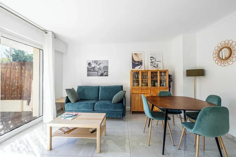 Charming Apartment With Large Terrace - Photo 3