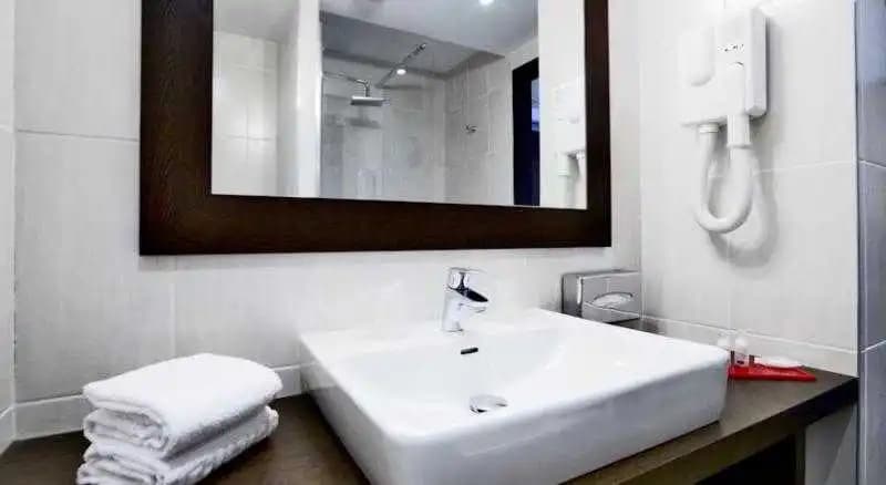 Hôtel Kyriad Design Enzo Thionville - Miniature 7