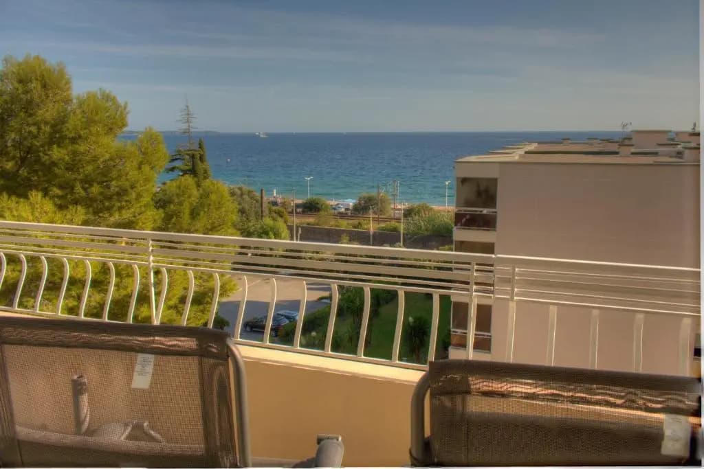 Beau 2 pièces 3 étoiles Vue Mer Garage Privé 150m plages wifi - Miniature 7