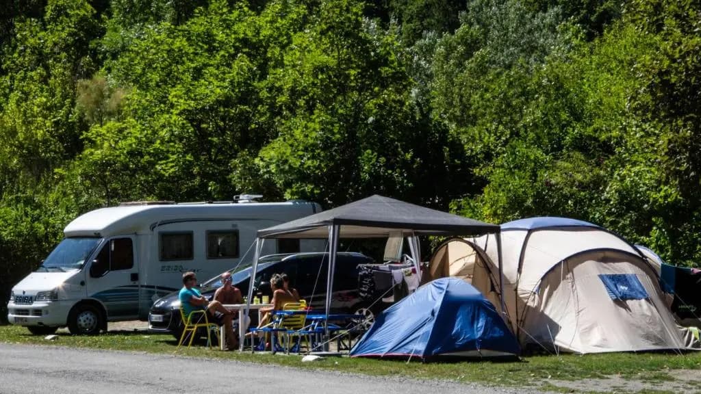 Camping Les Eaux Chaudes - Photo 5