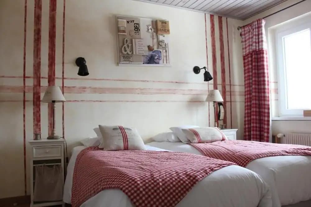 Hotel Les 4 Saisons - Photo 1