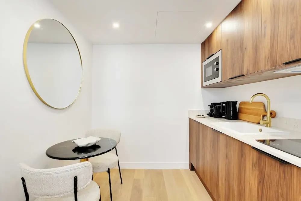 Superb Apartment With Ac-1br/2p-le Marais - Miniature 8