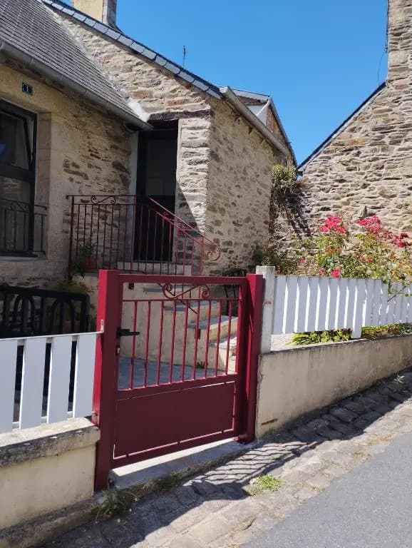 Maison atypique au centre historique de Lannion - Photo 1