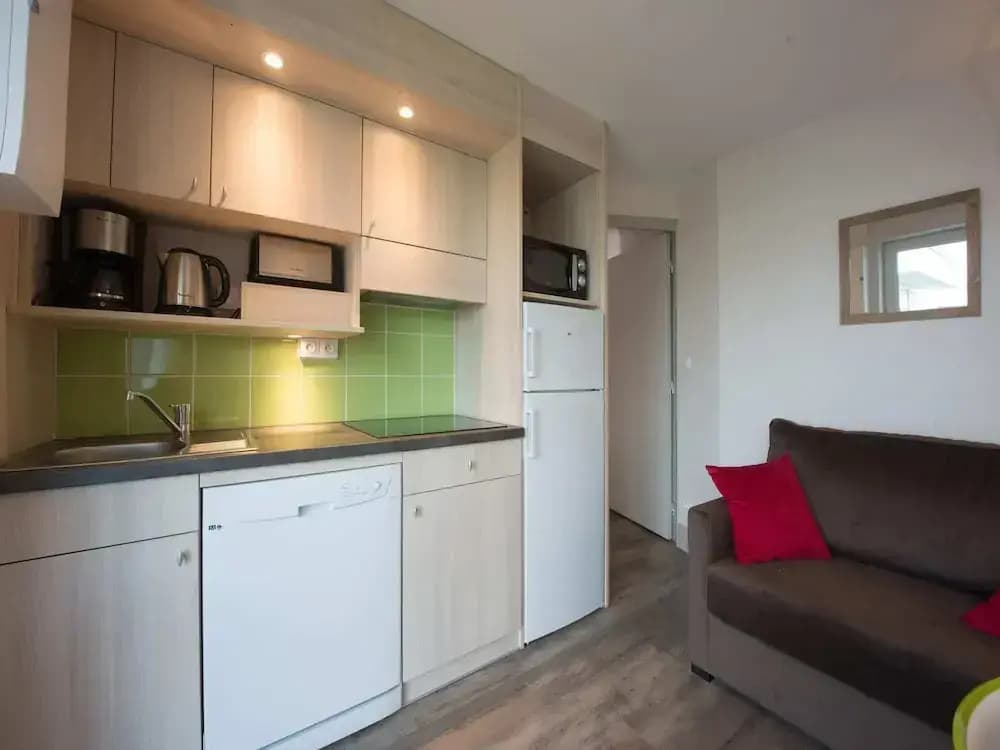 Bayside Apartment in Bleriot-plage - Miniature 8