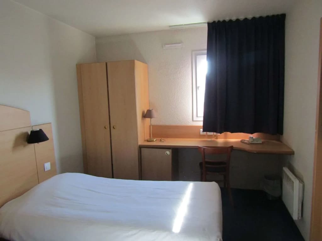 Ibis Budget Fresnes - Photo 2