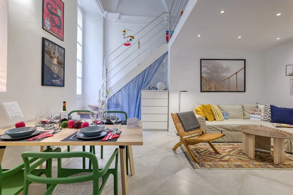 Two Levels Apt In Historical Building - Photo 4